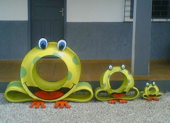 decoration de jardin avec des grenouilles en pneus 8